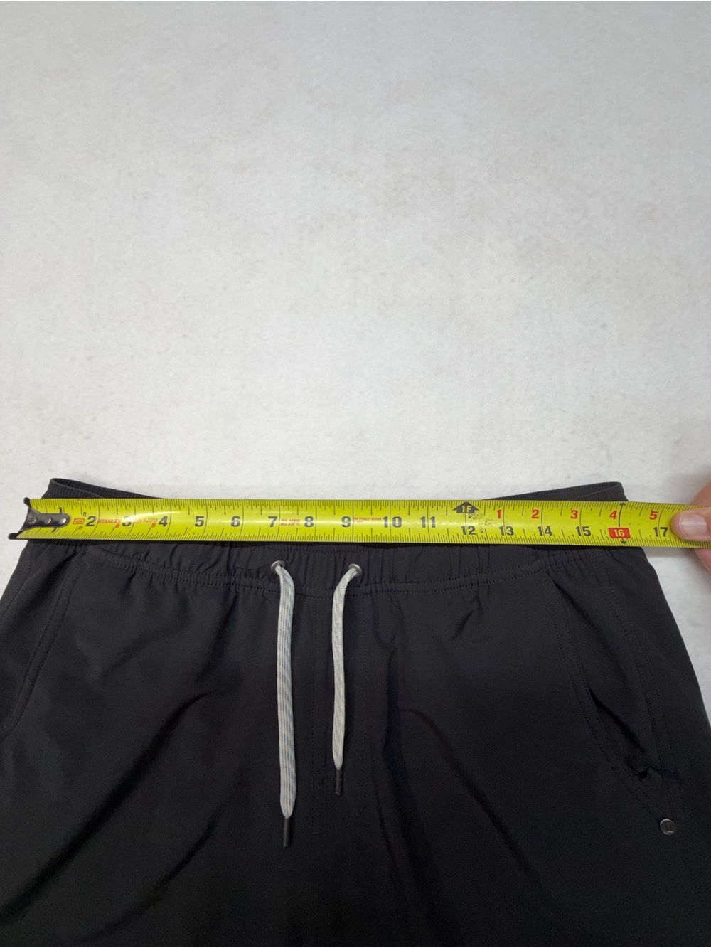 Vuori Men's Kore Shorts 7” Lined with White Drawstring - Picture 8 of 8